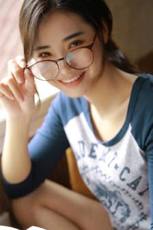 免费播放巨茎人妖不卡片